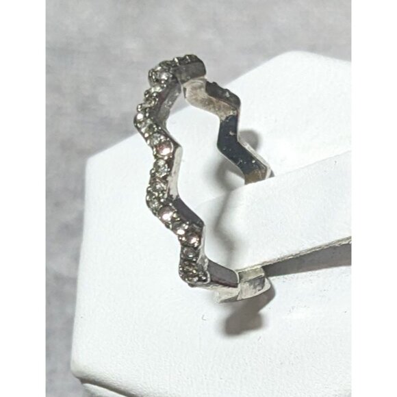 Elegant Glam Zigzag Rhinestone Silver Tone Ring Size 6 3/4 - Picture 5 of 10